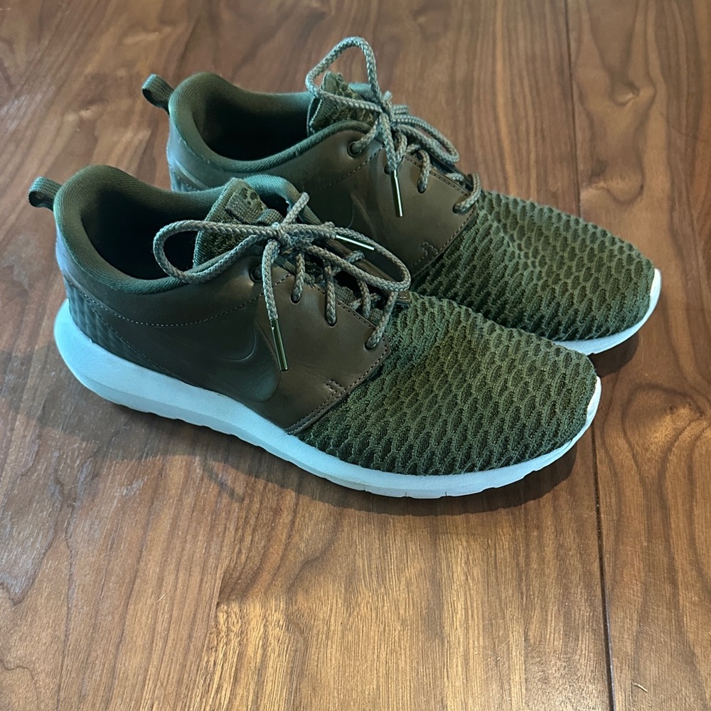 Nike Olive Green Sneakers